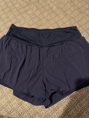 Women's High-Waist Performance Shorts in Navy